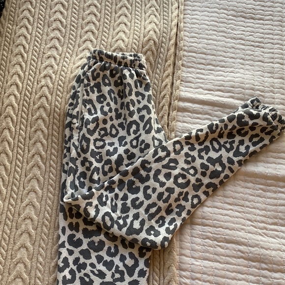 Cheetah print, XS, Greyson/Threads, Jogger/Sweats - Picture 3 of 4